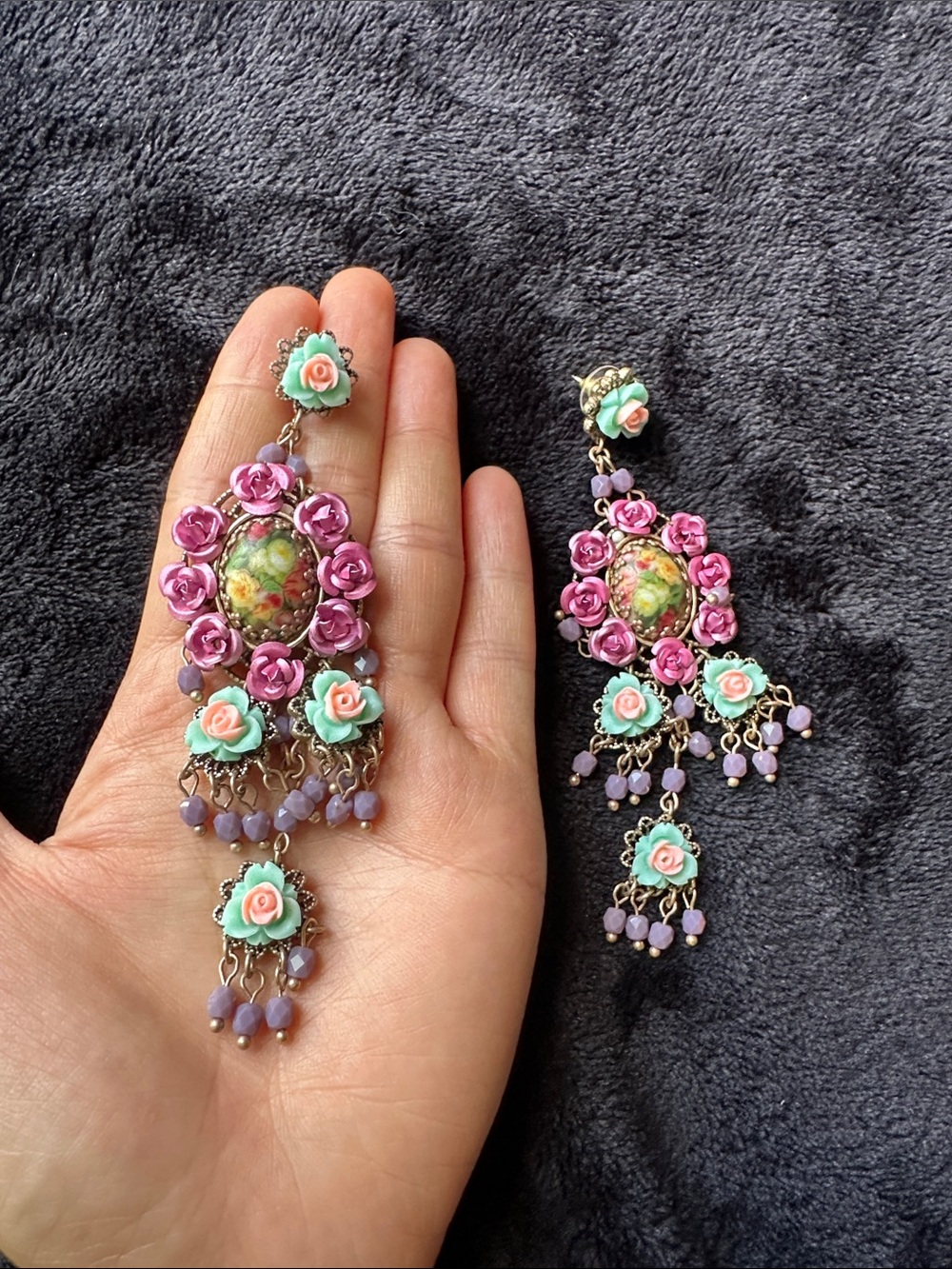 Vintage Floral Chandelier Earrings Rose Cameo Beaded Statement Gold Tone - Picture 7 of 9
